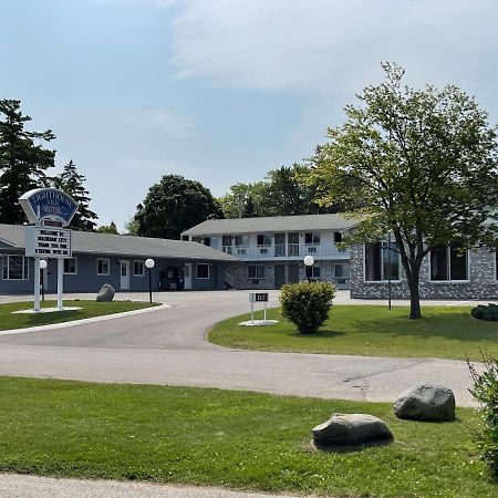 Lighthouse View Motel Mackinaw City Exterior photo