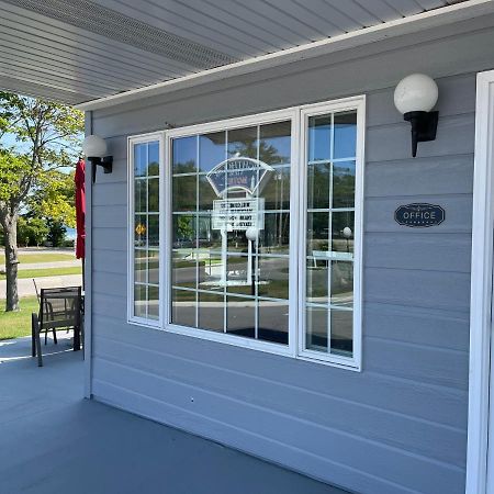 Lighthouse View Motel Mackinaw City Exterior photo