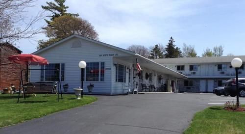 Lighthouse View Motel Mackinaw City Exterior photo