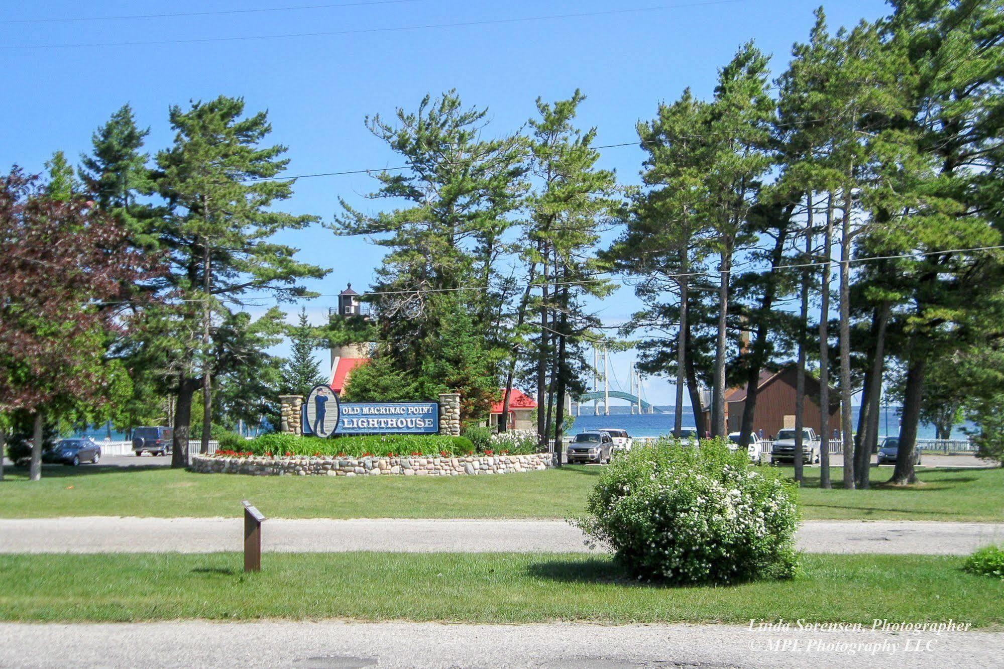 Lighthouse View Motel Mackinaw City Exterior photo