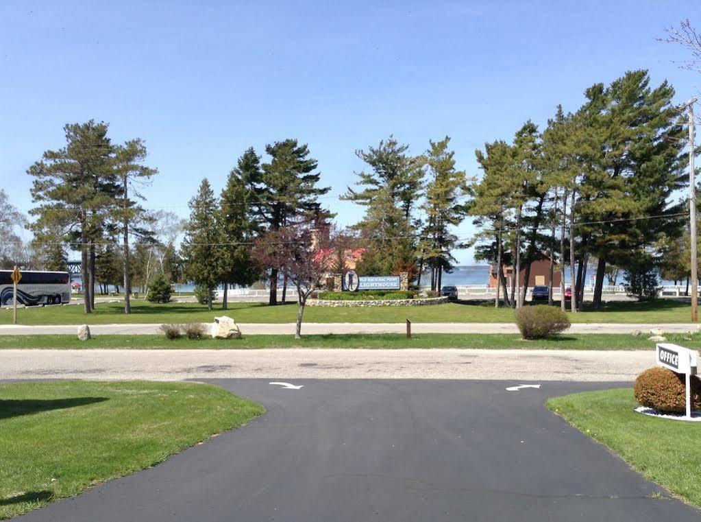 Lighthouse View Motel Mackinaw City Exterior photo